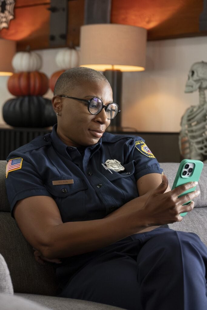 Hen gets a FaceTime in while at work during 9-1-1 Season 8 Episode 5.