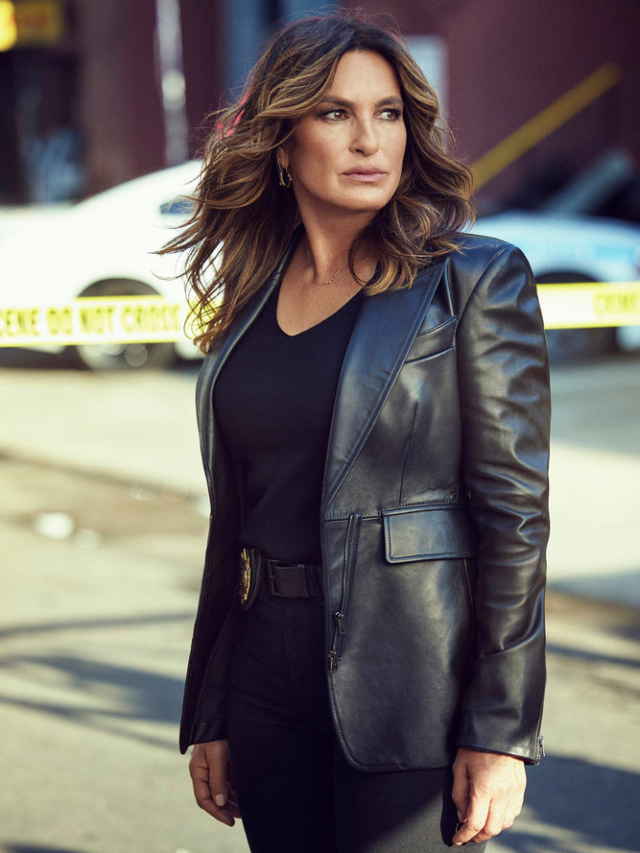 Benson looking at something offscreen at a crime scene on Law & Order: SVU Season 26 Episode 1