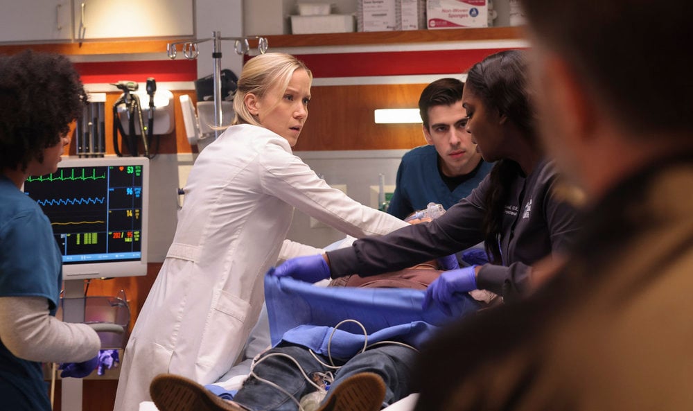 Hannah and Maggie working on another patient on Chicago Med S10 E3