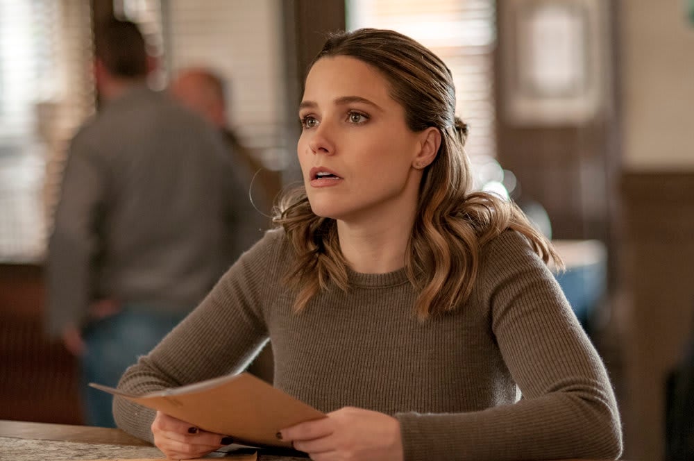 Lindsay Waits For Information - Chicago PD Season 4 Episode 13