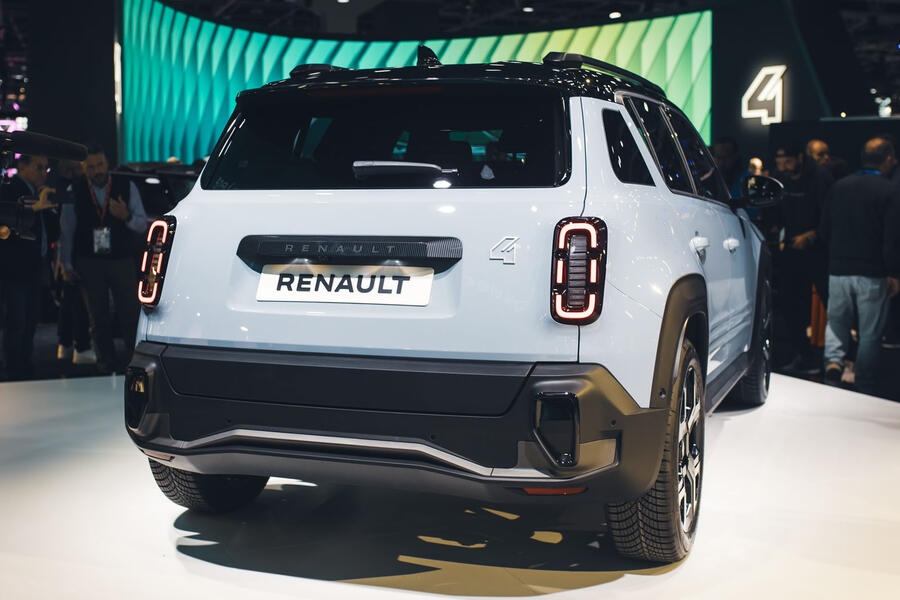 Renault 4 at the 2024 Paris motor show – rear