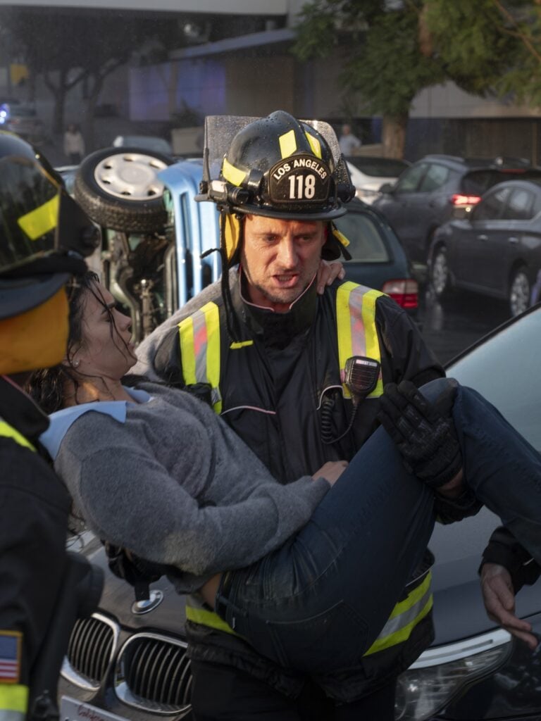 Brad lends a hand while on the scene of an emergency during 9-1-1 Season 8 Episode 8.