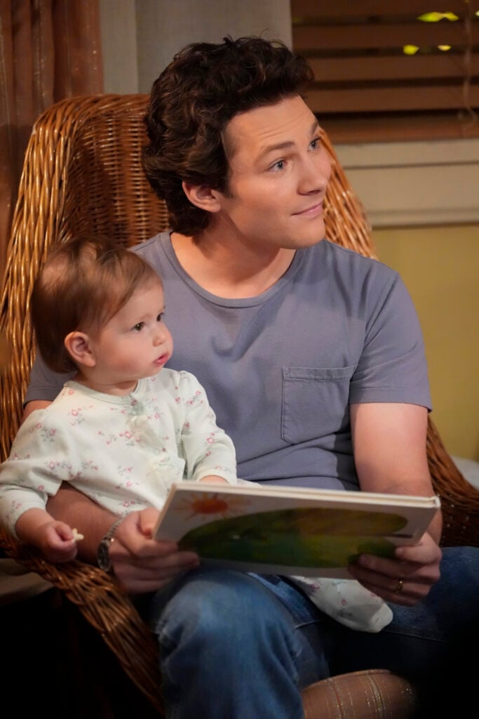 Georgie reading to Cici on Georgie and Mandy's First Marriage Season 1 Episode 4