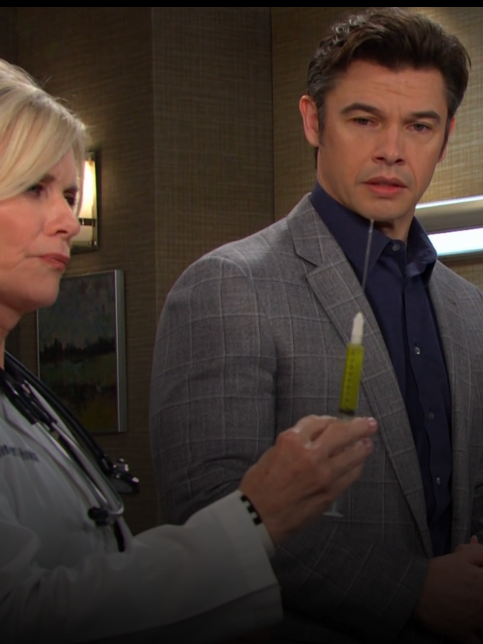 On Days of Our Lives during the week of 11-18-24, Sarah and Xander stare at the big needle Kayla is holding.