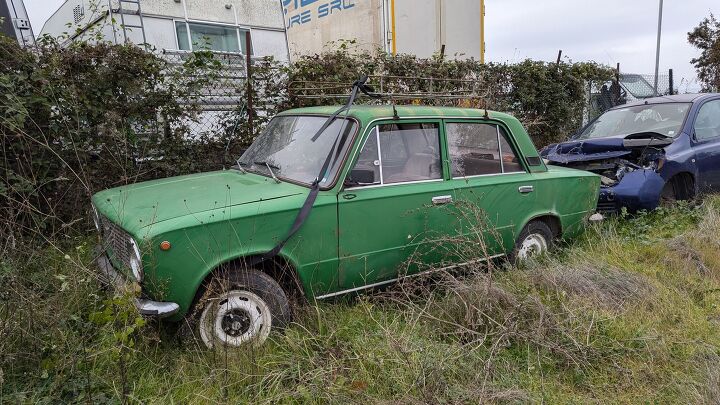 намерени в автоморга (Junkyard Find): Lada 1200S