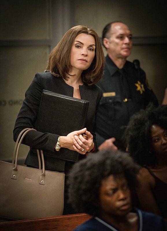 Searching the Crowd - The Good Wife Season 7 Episode 1