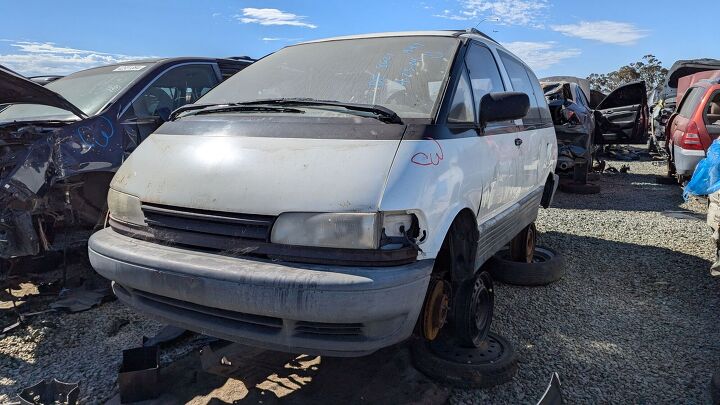 junkyard find 1995 toyota previa le s c with 465 234 miles