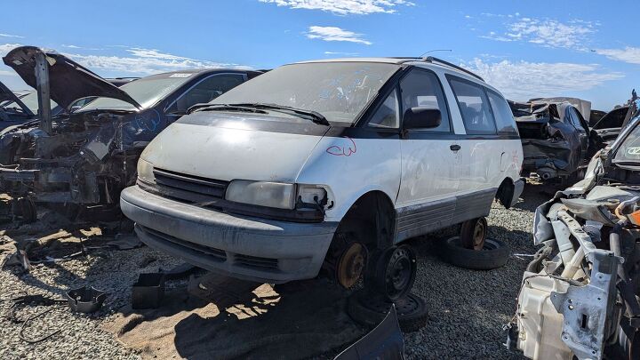 junkyard find 1995 toyota previa le s c with 465 234 miles