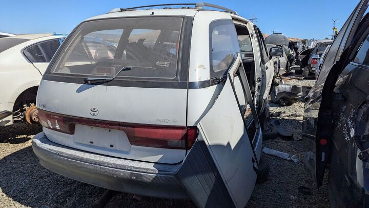 junkyard find 1995 toyota previa le s c with 465 234 miles