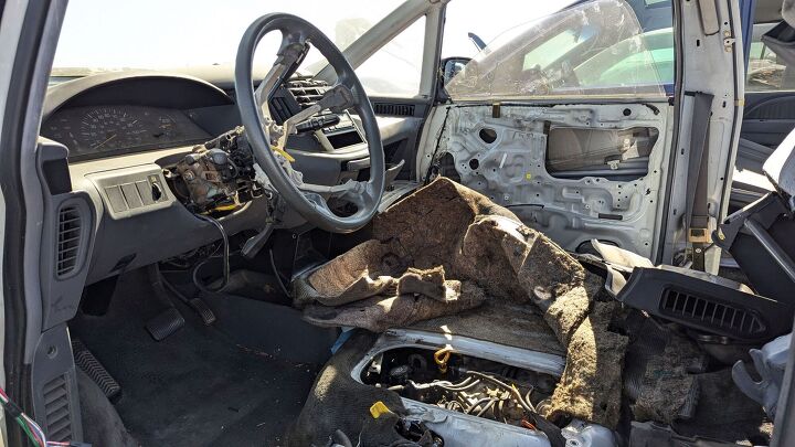 junkyard find 1995 toyota previa le s c with 465 234 miles