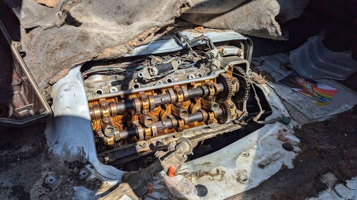 junkyard find 1995 toyota previa le s c with 465 234 miles