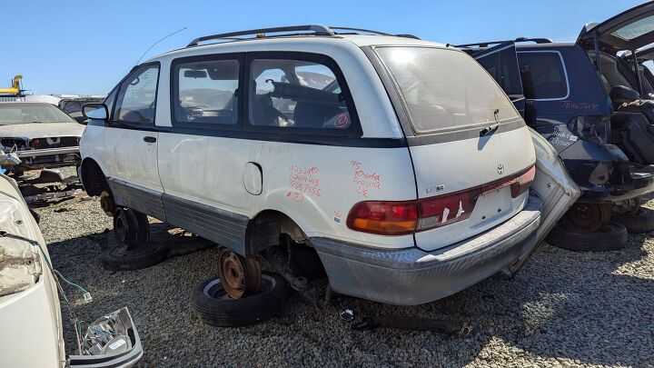 junkyard find 1995 toyota previa le s c with 465 234 miles