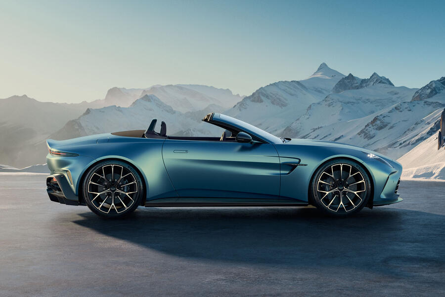 Aston Martin Vantage Roadster – side