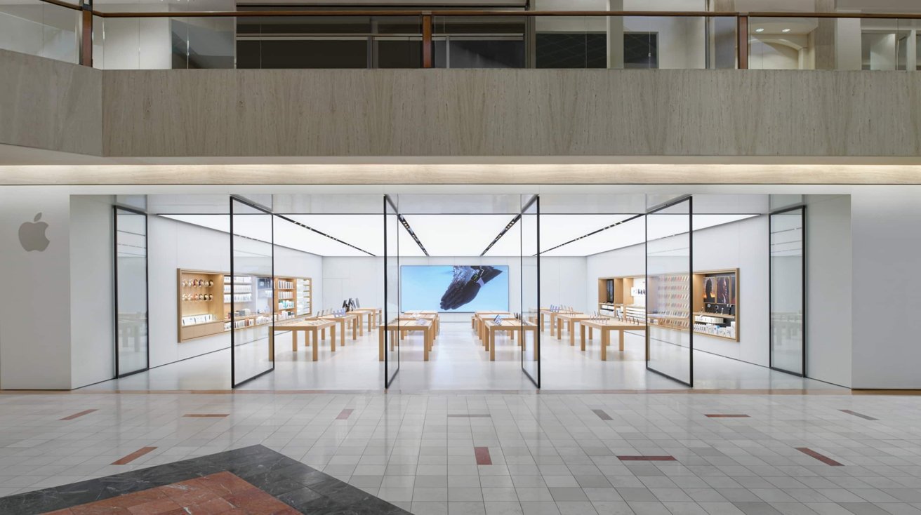 Apple is closing its Northbrook store & there won’t be a replacement