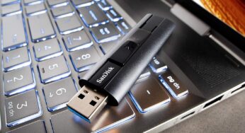 Amazon Just Marked Down This Lightning-Fast Portable SanDisk Flash Drive to Clear Out Stock